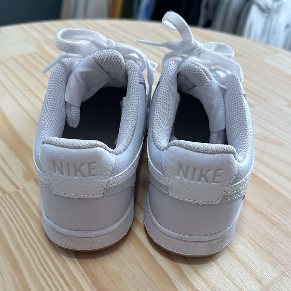 Women’s Nike Tennis Shoes